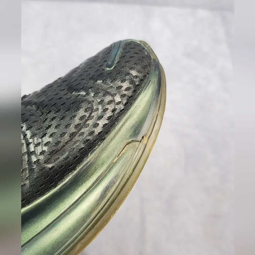 New Nike Air Max 720 Throwback Future‎ AQ3196-003 Size 6.5Y. Msrp $160